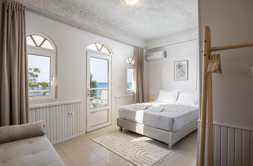 Neachora Beachfront Suites 2