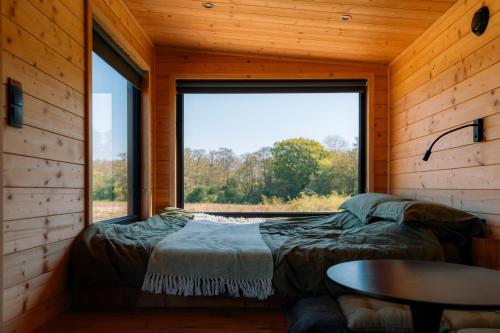 Romantic Offgrid Tiny Home Ft Beachy Head Hike in Golden Cross