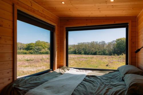 Romantic Offgrid Tiny Home Ft Beachy Head Hike in Golden Cross