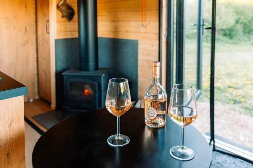 Romantic Offgrid Tiny Home Ft Beachy Head Hike in Golden Cross
