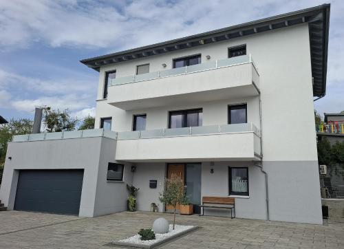 . Ferienwohnung am Blumenberg