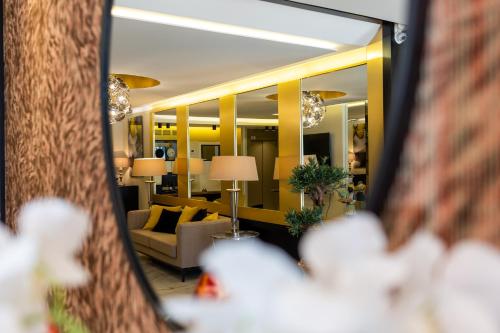 Hotel Le Fouquet's - image 14