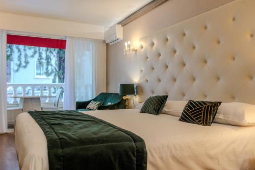 Hotel Le Fouquet's - image 7