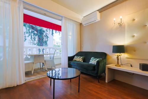 Hotel Le Fouquet's - image 13