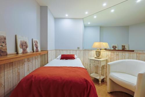 Hotel Le Fouquet's - image 6