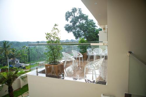 شرفة/ تراس, Skyscape Resort in Paralikunnu