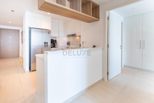 2BR Apartment Walking Distance to Dubai Mall, Downtown Views II, Downtown by Deluxe Holiday Homes, Dubaj (fotografie 9)
