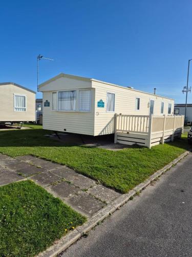Robin Hood 3-Bed Caravan Sleeps 8 Pet Friendly