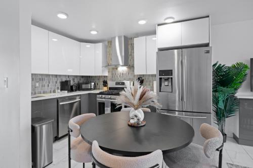 West New York 2 bedroom Condo with free Parking in North Bergen, USA
