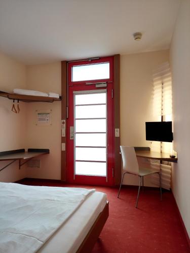 2 twin beds
