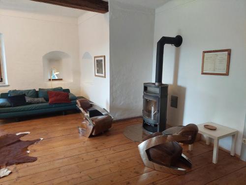 Relaxing Days at Renaissance Castle - 2BR in Ilz