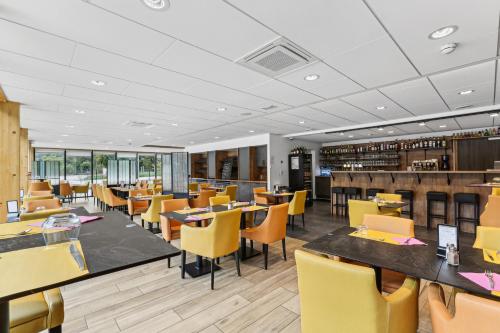 Étterem, Hôtel Restaurant AKENA Molinges - La Brocatelle (Hotel Restaurant AKENA Molinges - La Brocatelle) in Villard-Saint-Sauveur