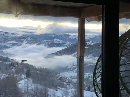 Изглед, Casa Reinterpretata - La noi la munte in Mătişeşti