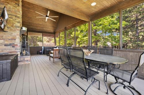 Shoreline Splash - Easy Access to Beaver Lake in Lost Bridge Village (AR)