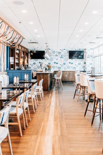 ผับ/เลาจน์, ซาเลม วอเตอร์ฟรอนต์ โฮเต็ล แอนด์ สวีท (Salem Waterfront Hotel & Suites) in ซาเลม (MA)