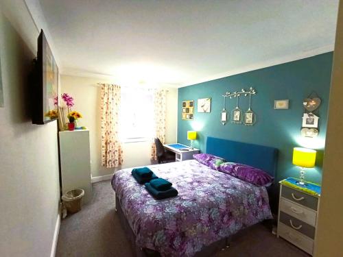Double room in riverside apartment - B, Glasgow