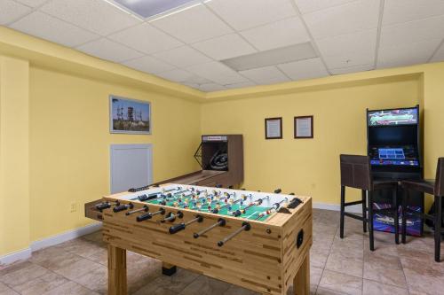 Two-Bedroom Townhouse image 10