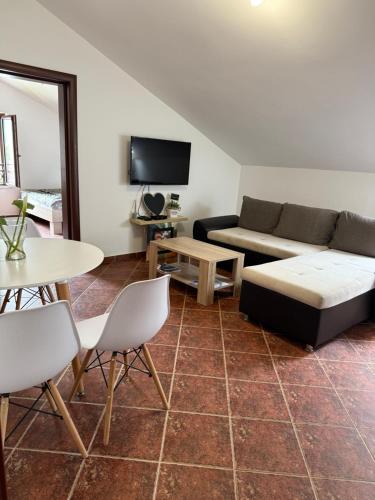 Apartment Atina 