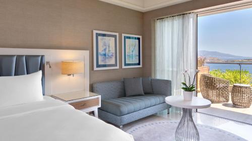 Premiere King Room, Larger Guest room, 1 King, Sea view
