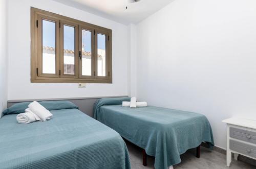 2 twin beds