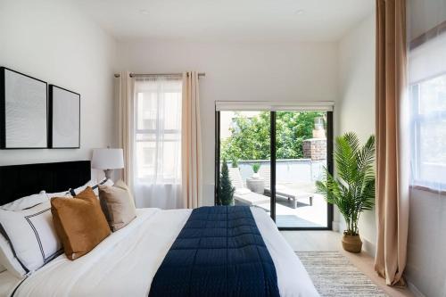 78-4A 2BR Duplex with a Balcony Prime UES - main image
