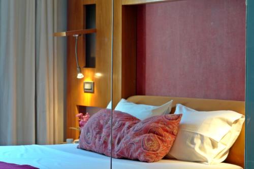 Semeli Hotel - image 4