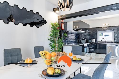 #266 Luxury Villa Jacuzzy & Premium Stay 1