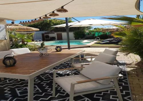 Tropical Spirit House in Marignane