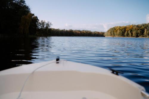 Domek nad Jeziorem Okrągłe plaża, pomosty wędkarskie, kajaki, jacuzzi, sauna