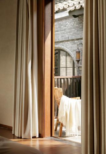 Double Room with Patio image 4