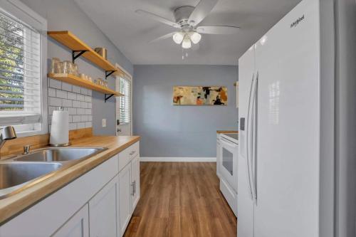 Housepitality - The Sunset House in Clintonville