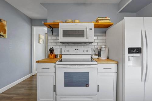 Housepitality - The Sunset House in Clintonville