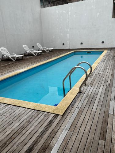 Luminoso Loft con patio privado y parrilla, acepta mascotas
