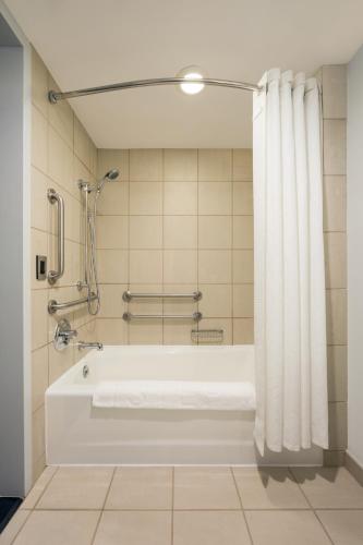 Wonderful, Guest room, 2 Double (Mobility Accessible w/ Tub)