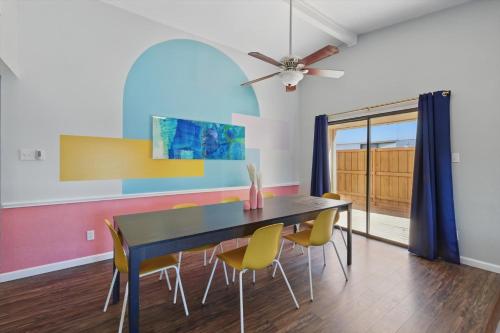 Royal European Vacation House with Pool in Carrollton, USA