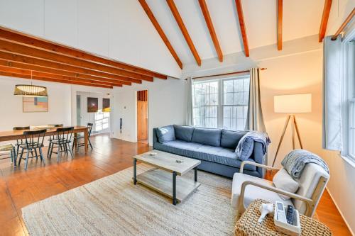 Walk to Amagansett Beach: Cottage w/ Deck! in Amagansett (NY)