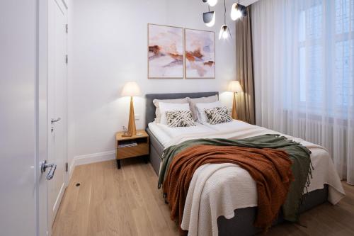Bright & Modern Apartment in Historic Raina Blvd Building I Near Park & Old Town, Riga (fotografie 11)