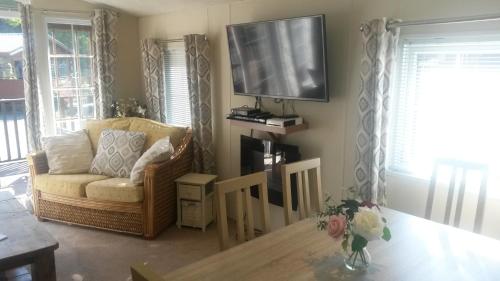 Jasper Lodge in Beautiful Glendevon Country Park Perthshire Scotland in 格倫德文