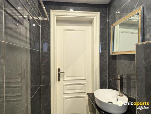 Chic studio with parking near, Douala (photo 8)