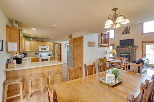 Cabin w/ On-Site Trails - 15 Miles to Mt Rushmore! in Tigerville (SD)