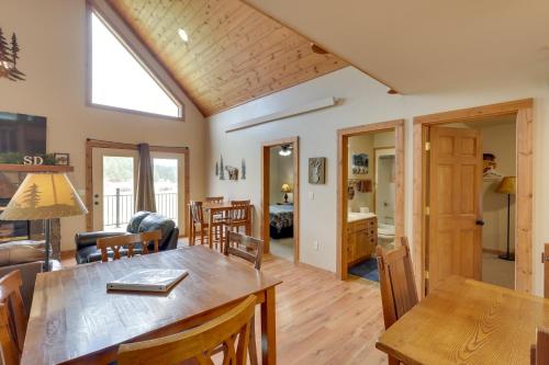 Cabin w/ On-Site Trails - 15 Miles to Mt Rushmore! in Tigerville (SD)