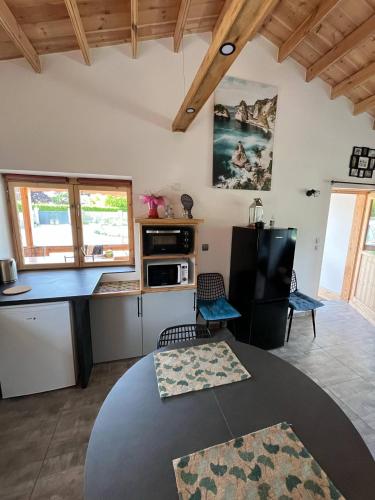 virtuve, Chalet détente (Chalet detente) in Montaut (Midi-Pyrenees)