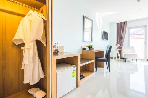 Vapa Hotel - SHA Plus Set in a prime location of Phuket, Vapa Hotel puts everything the city has to offer just outside your doorstep. Featuring a satisfying list of amenities, guests will find their stay at the property a 