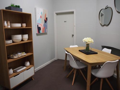 Makanan dan Minuman, City Quarters on Brewer in Perth