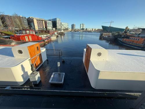 Houseboat-Amsterdam-Classic, Amsterdam