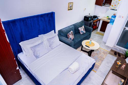 Studio Apartment Near Jsb Block A with hot shower in มอมบาซา
