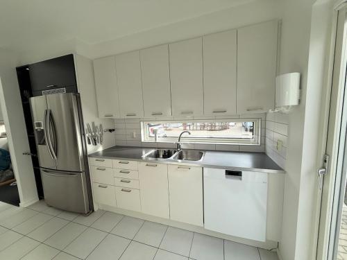 Modern Luxury Home in Malmö (Modern Luxury Home in Malmo) in 예거스로 빌라스타드