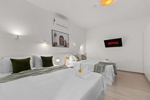 Studio with two bed, Bukareszt
