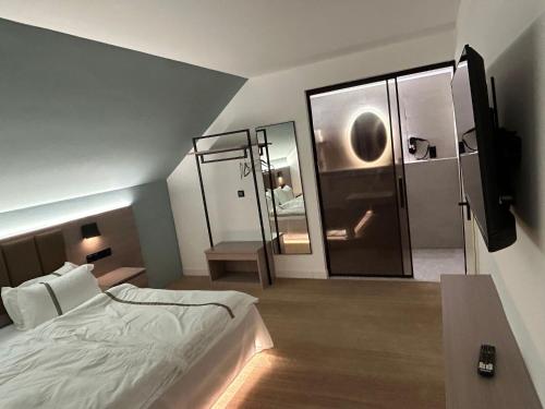 1 queen bed
