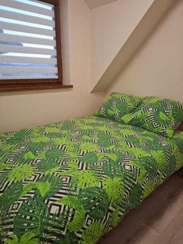 2 bedrooms, 4 beds